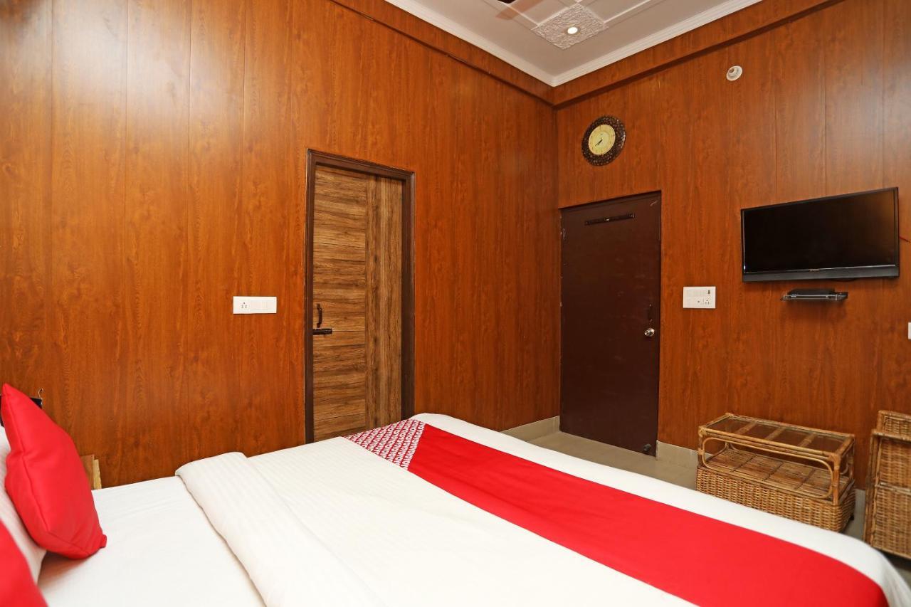 Hotel Saptrishi Rishikesh Bagian luar foto